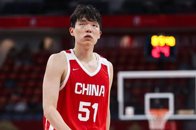 回归首秀挣扎优势尽失，杨瀚森给郭士强抛出内线适配难题