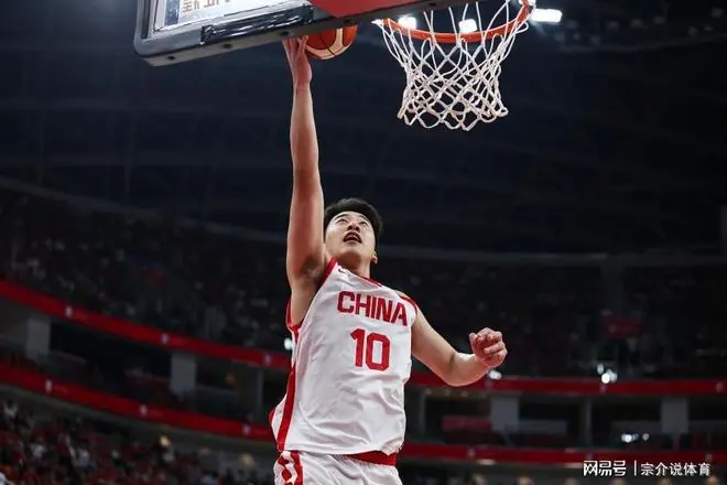 中国男篮澳大利亚热身赛盘点表现最好三位球员和最差两位球员