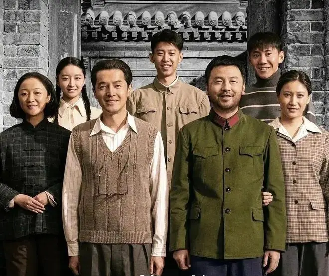 韩红「走个热面」，《抓特务》更冷：那个装腔作势的「京圈」，终于没人拜了……