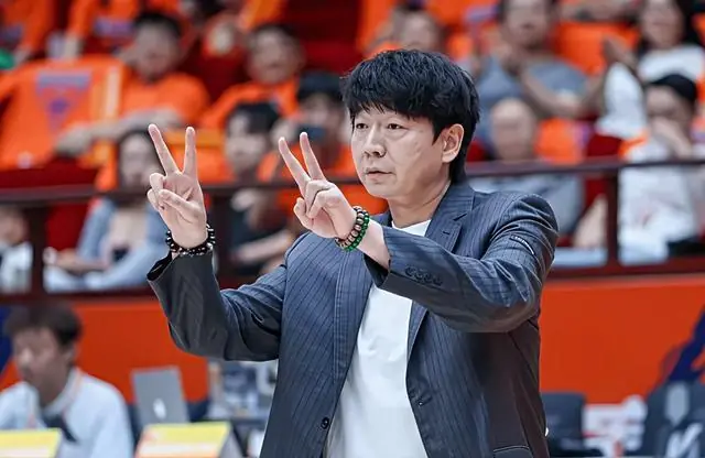 550万！CBA山东男篮休赛期第一签，3位国手有望加盟，邱彪要搞事