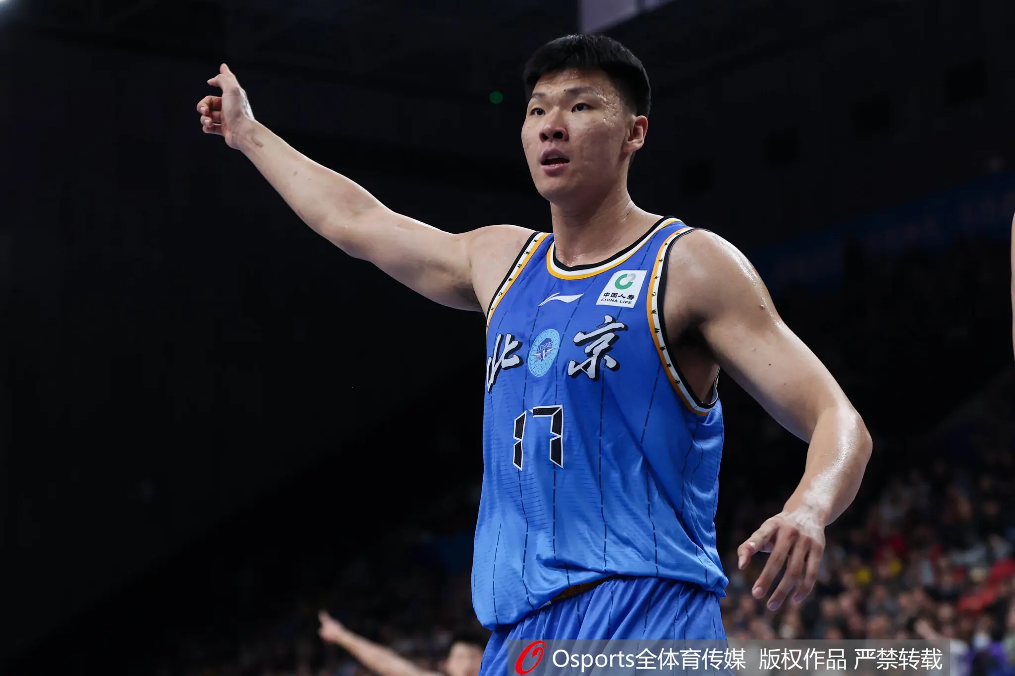 媒体人：山西&吉林&一支南区季后赛球队 均有意得到范子铭