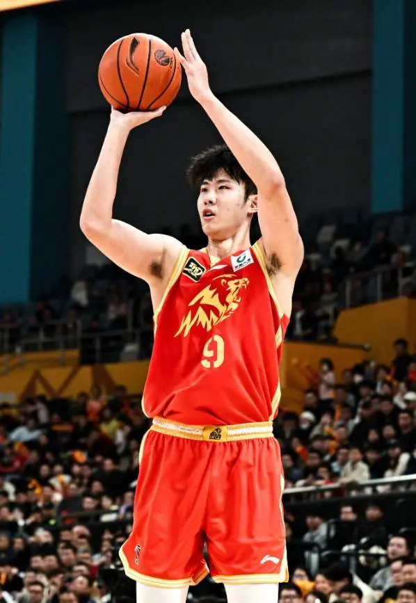 CBA最新消息！山西欲签强人，辽吉上演东北德比，新规堵挖人漏洞