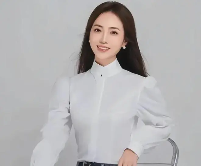 脱离许家印与恒大后，昔日歌舞团长白珊珊，后来咋样了？