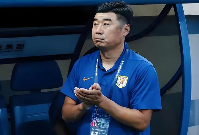 鲁能5比1大胜铁人！王大雷和韩鹏赛后都推荐他，享受球迷掌声