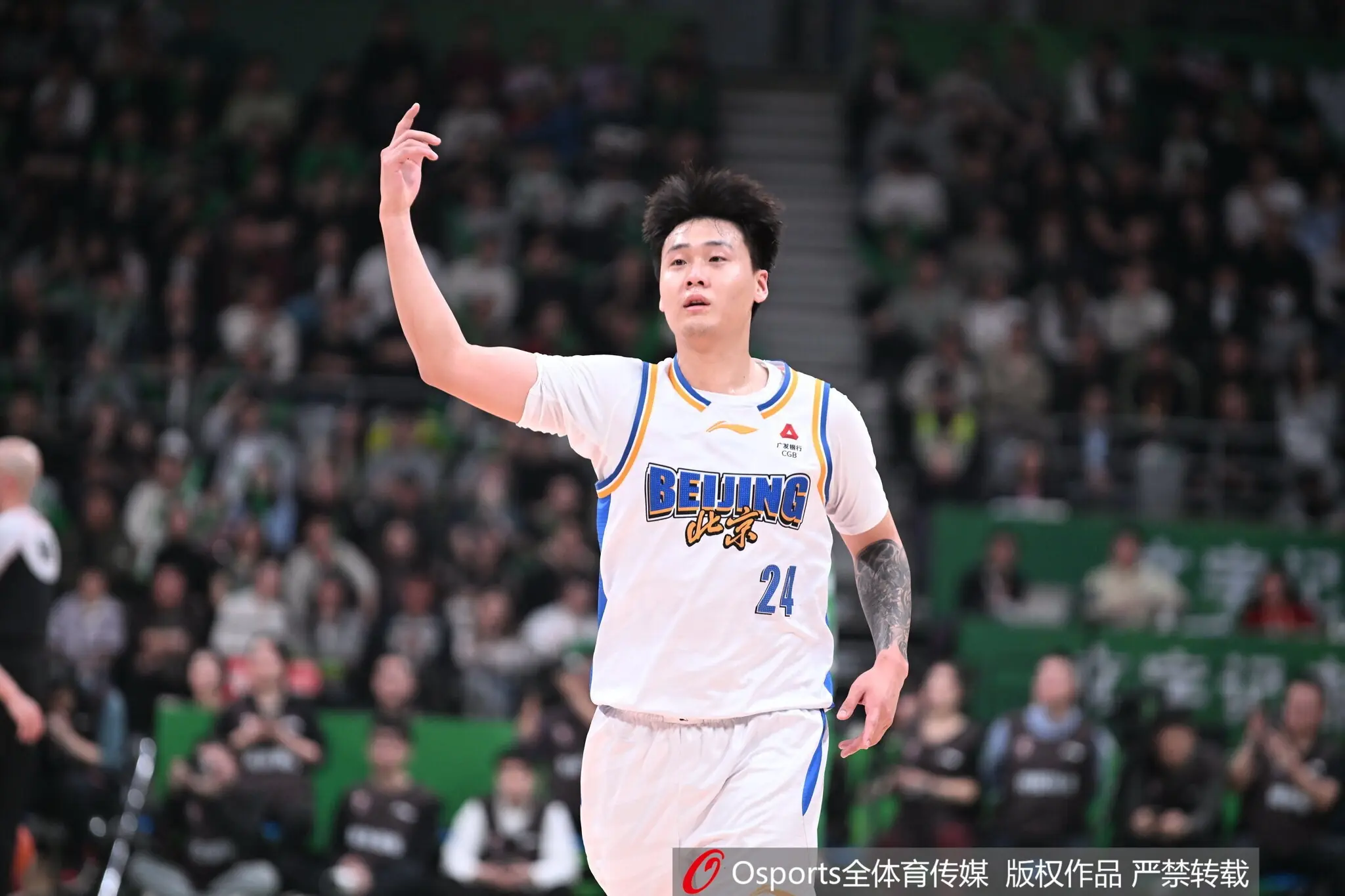 记者：如果赵睿&曾凡博状态继续回升 抢回主场优势的北京会更难缠