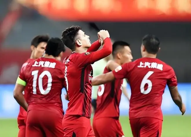 上港第五外援位置迎来久违强援助阵！克劳德也有望复出，值得期待