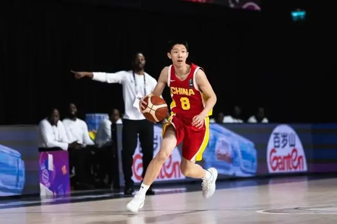 男篮U17挖天赋型后卫！能三分，能组织，持球沉稳还能冲抢篮板！