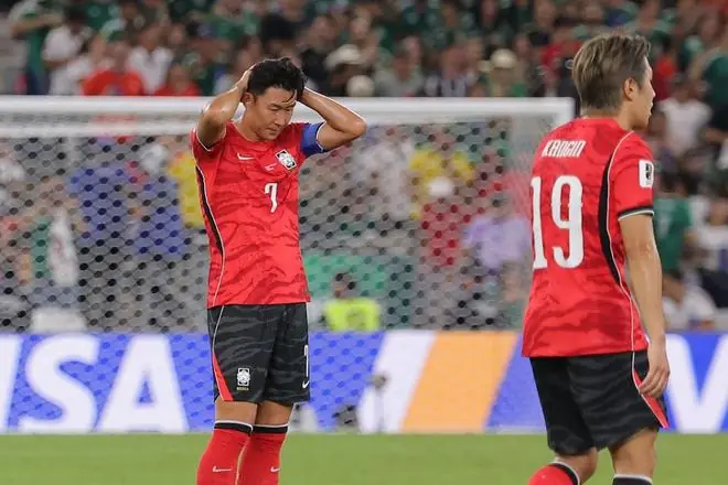 韩国队2天5次遭暴击！小组第3排名已跌至第8，最新出线概率仅44%