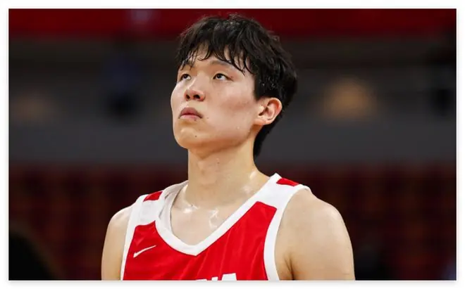 杨瀚森无法融入体系+河村与全队合练，中日到底谁在放烟雾弹？