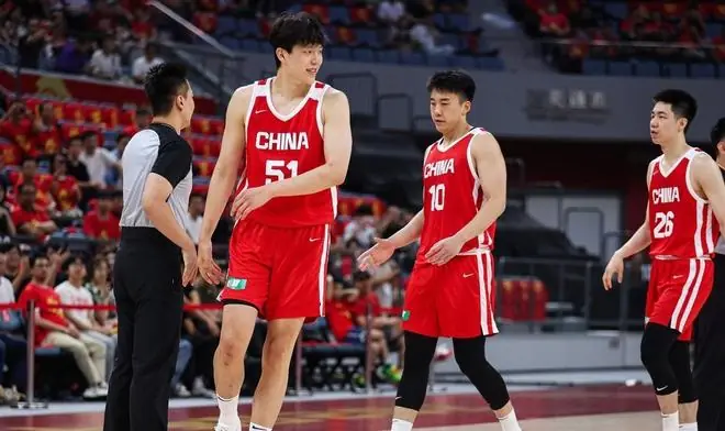 中国队拿下两连胜！男篮65-60险胜荷兰，杨瀚森全场拿下7分8篮板