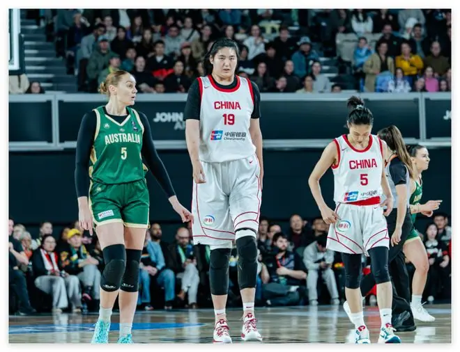 砍28+10+4帽仍被质疑！张子宇3问题难改善 这不光是宫鲁鸣的问题