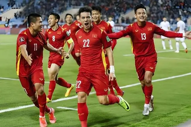 德转宣！上港夏窗迎来昔日功勋租借回归，曾是球队主力边后卫