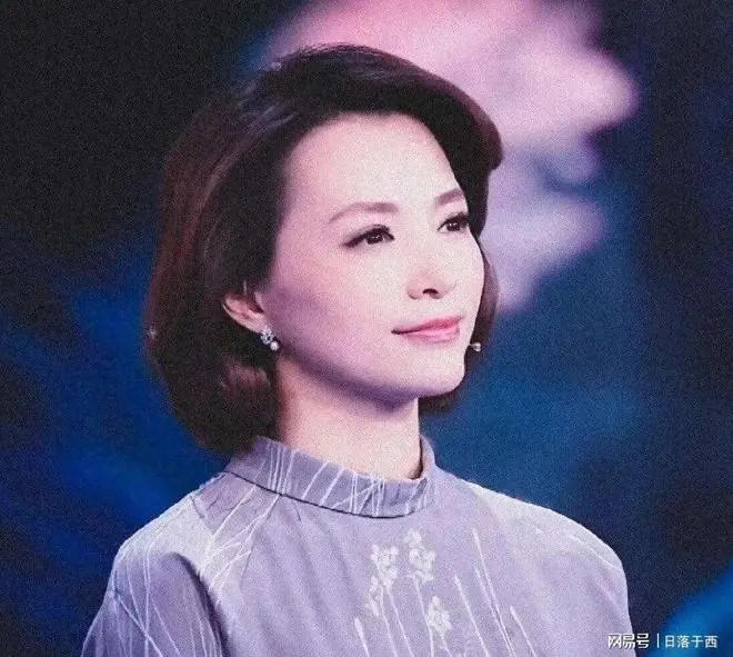 罕见露面一周后，董卿突传坏消息，淡出央视早已真相大白