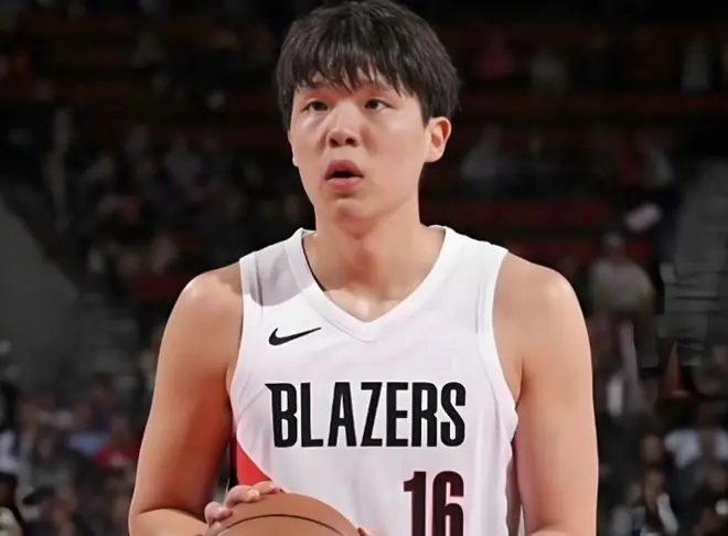 杨瀚森抵达赌城:结束世预赛火线归队 将成开拓者夏联核心出战