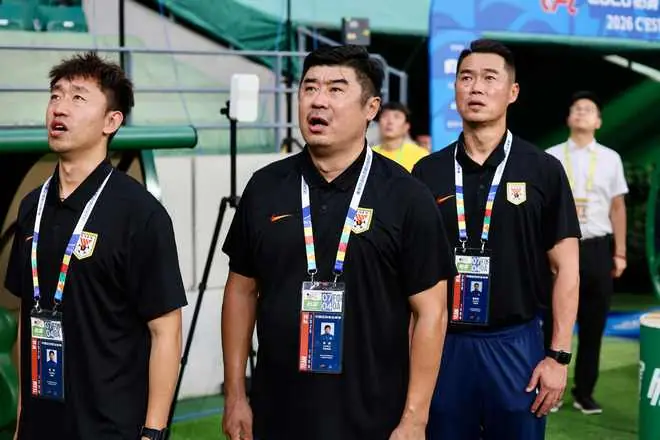 泰山队完败国安，球员很努力，却无法掩盖教练组的无能