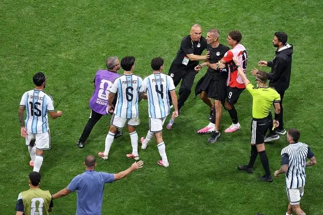FIFA官推遭怒冲：世界杯沦为保送杯 埃及被偷走胜利 阿根廷有12人