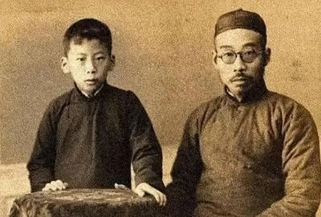 七岁儿子写诗向父亲要钱，全篇20字无一钱字，好友：我把女儿嫁他
