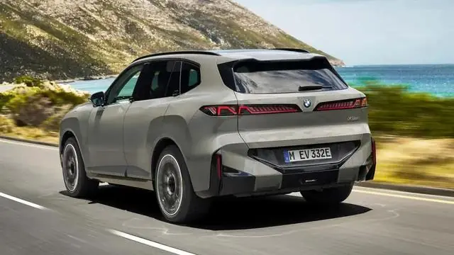 宝马回应新一代 X5 为何砍掉“天地门”：用户使用起来可能会吃力