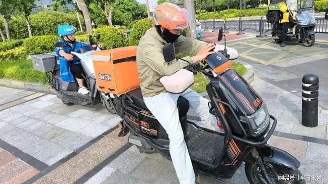 在郑州，工资已经回到了十年前