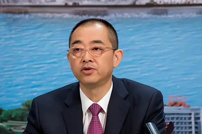 恒大最后的赢家，捞走几百亿跑到美国，还嫌一个月30万生活费不够