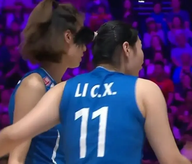 女排1-3多米尼加2喜2忧！李晨瑄惊喜，批赵勇用人，一传发球又崩