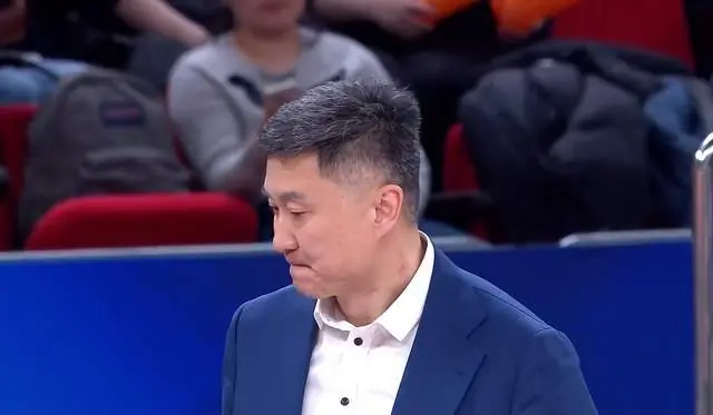 泪目！13年4座总冠军，亲手打造国手后卫群，杜锋地位无人能替代