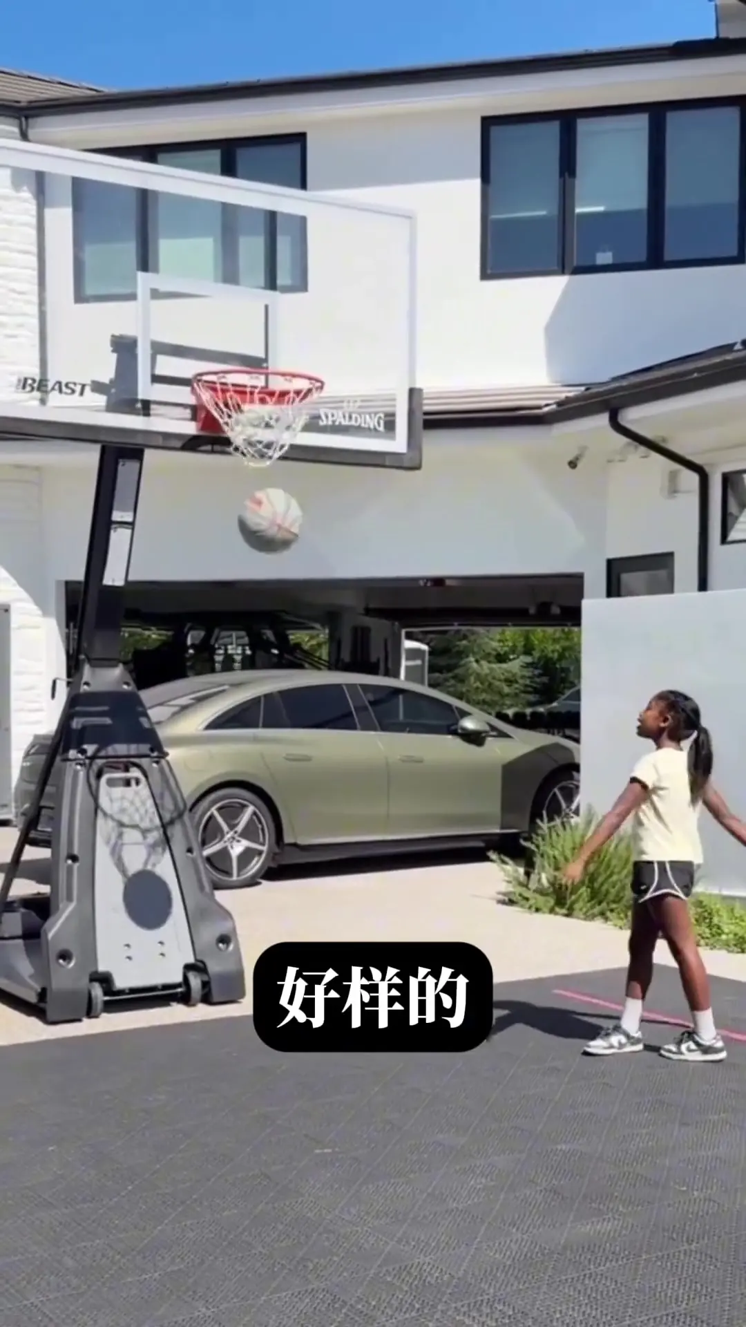 韦德晒女儿训练：女儿喜欢打篮球 老爸不可能不支持吧？