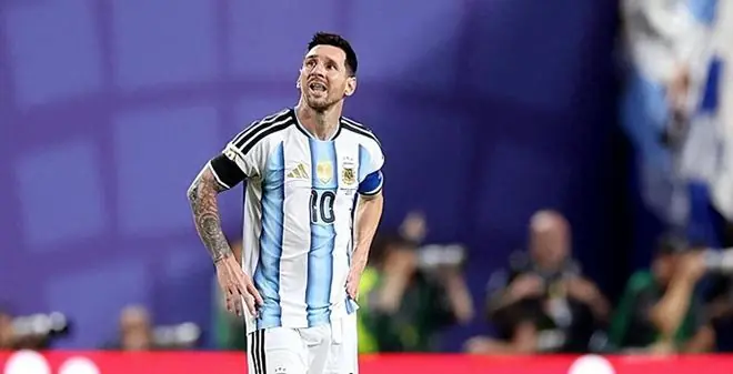 2026世界杯：为什么阿根廷获准佩戴黑纱，而法国队却被拒绝？