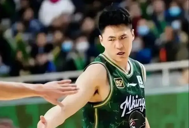 同曦少东家引火上身！自揭阴阳合同还捆绑民族大义，球迷直呼快降级
