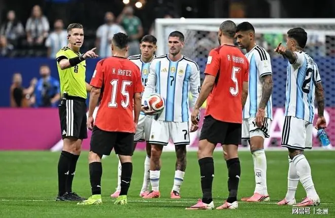 法国名哨双标？详解世界杯7大争议：阿根廷到底有没有受裁判照顾