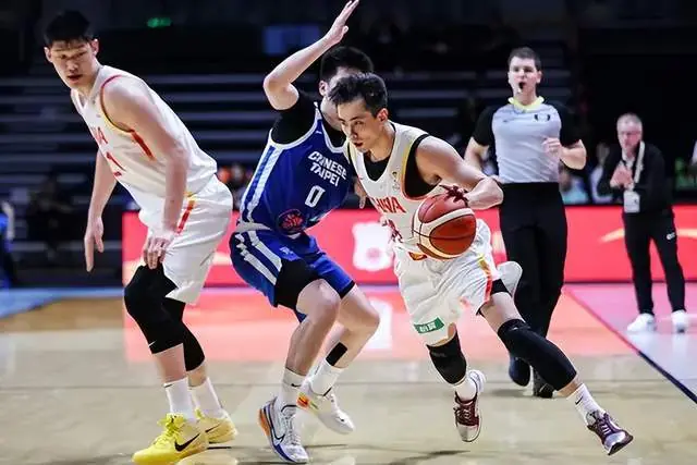 男篮绝境翻盘 新双子星出炉！一老一新合砍28分 郭士强这下安心了