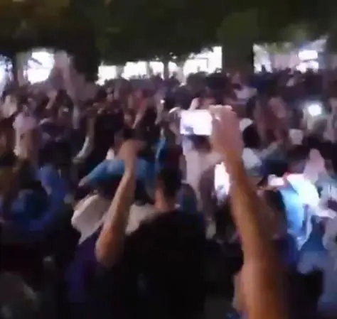 何意味？以色列特拉维夫街头大批球迷庆祝埃及被阿根廷淘汰