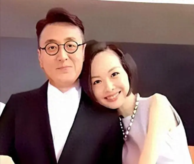 窦文涛：跟鲁豫睡过跟王菲暧昧，栽在39岁才女身上 多年人设碎成