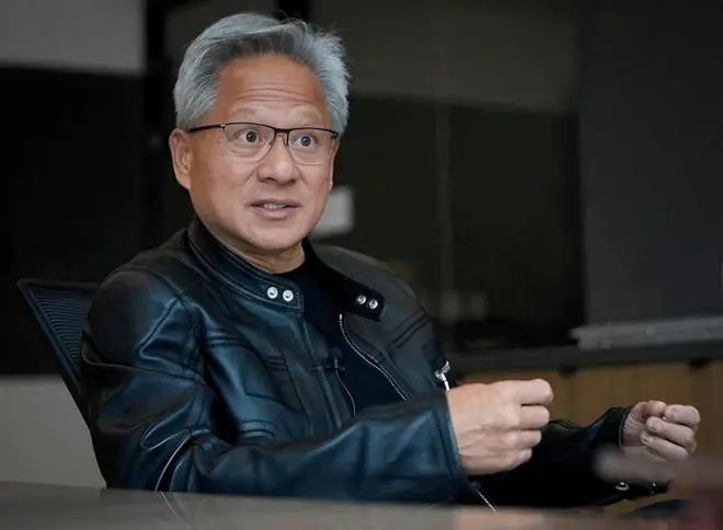 黄仁勋亲自下场护盘英伟达：击碎三重利空传闻 拥抱更多价值投资者