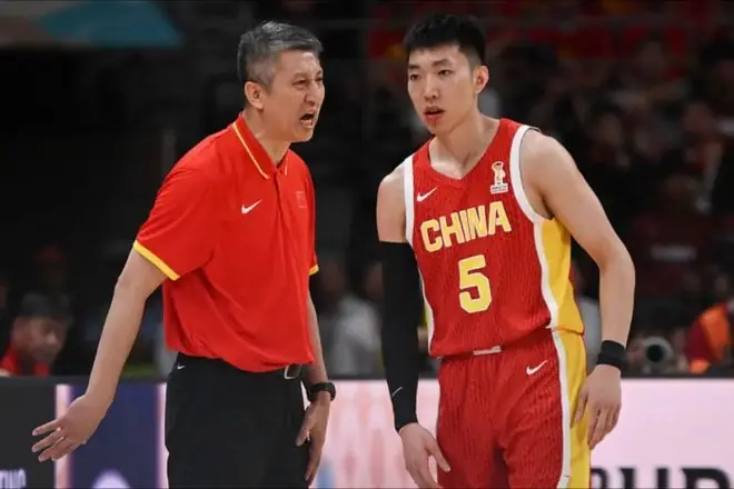 拿全队第2高分还挨喷？球迷：一顿炒菜20秒，没防守没组织没投射