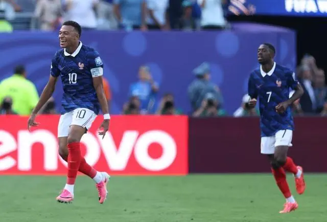 法国3-0淘汰瑞典！姆巴佩双响逼近梅西世界杯进球纪录