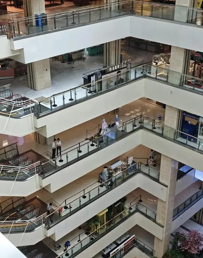 西安赛格发声:严某经营十载负债累累,闭店结清店员工资次日轻生