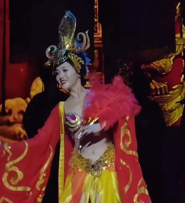 曝杭州“宋城第一美女”小豆子去世!知情人曝原因,遗体已火化