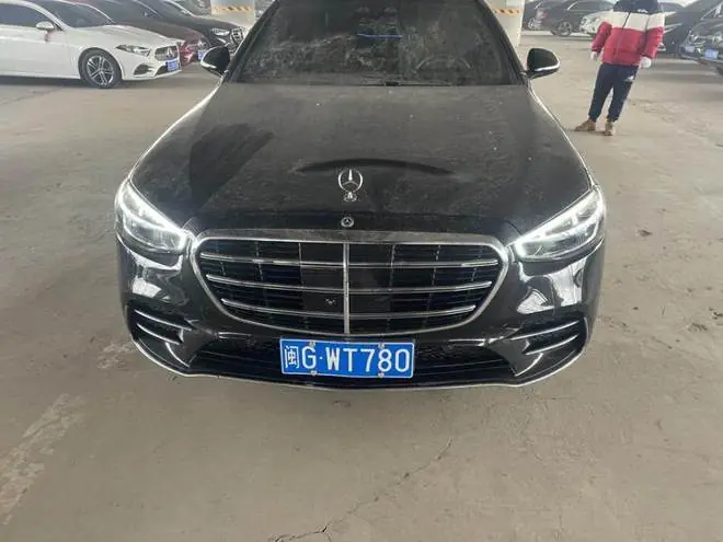 北京一车主贷款买奔驰S级豪车开没钱还贷，车辆被拍卖，58万成交