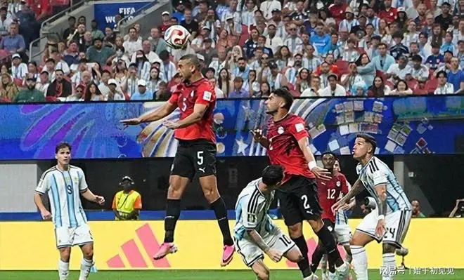 世界杯阿根廷3-2绝杀逆转，梅西失点后终获救赎