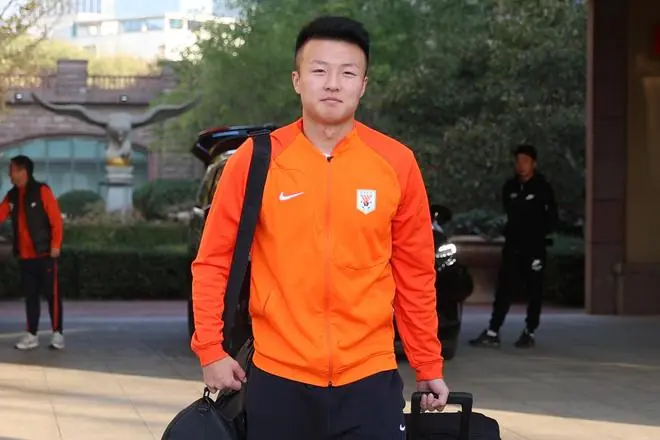 山东泰山赵剑非南下深圳，从国青队长到泯然众人，27岁跳出舒适圈