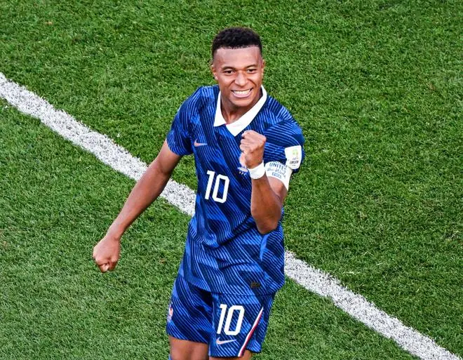 世界杯6场8球3助攻，姆巴佩重返金球奖预测前2，梅西排第3
