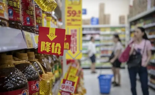 超市月薪才2800元，为啥却几乎没人辞职？内部员工：傻子才会走