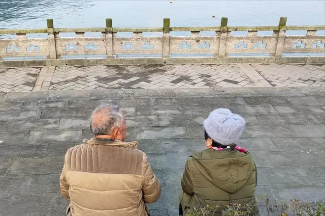没想到花50万给父母买一楼带院的房子养老，却成了全家人的噩梦