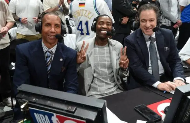 克劳福德近况：成金牌解说，身家过亿，儿子五星高中生，冲NBA