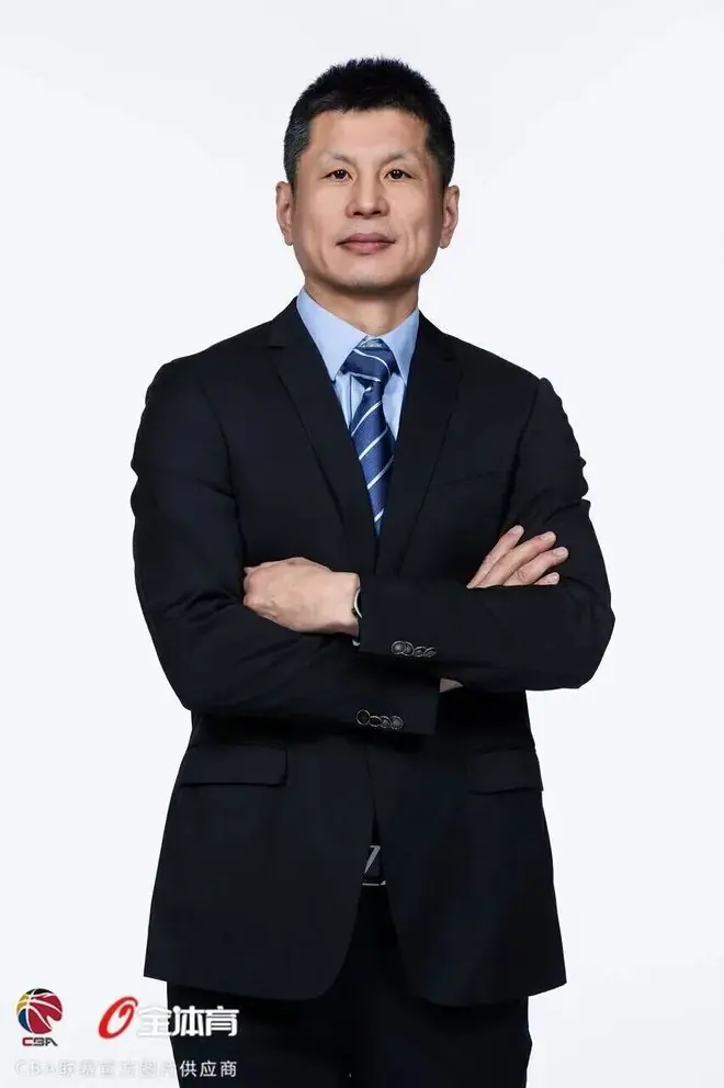 鞠维松重返一线队，李敬宇执掌青年军——山东高速男篮教练组调整的老带新密码