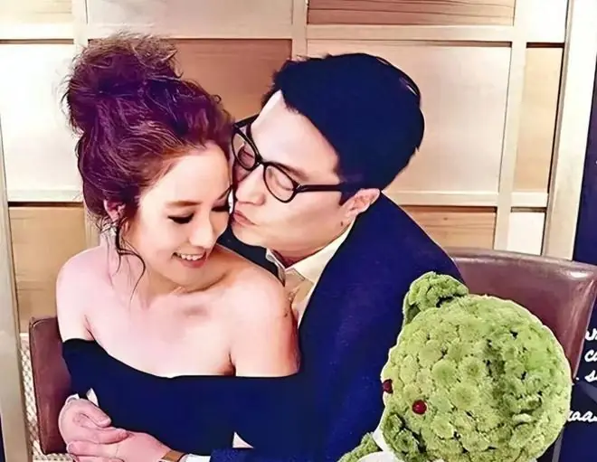 “千亿儿媳”彻底成笑话！43年来任人摆弄，连吃馄饨的自由都没有