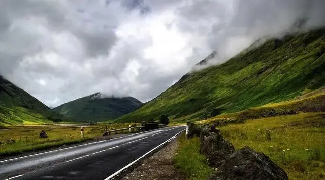 那个热搜“一直以为取卡针的作用只有换电话卡”，评论区藏着2万个手残党