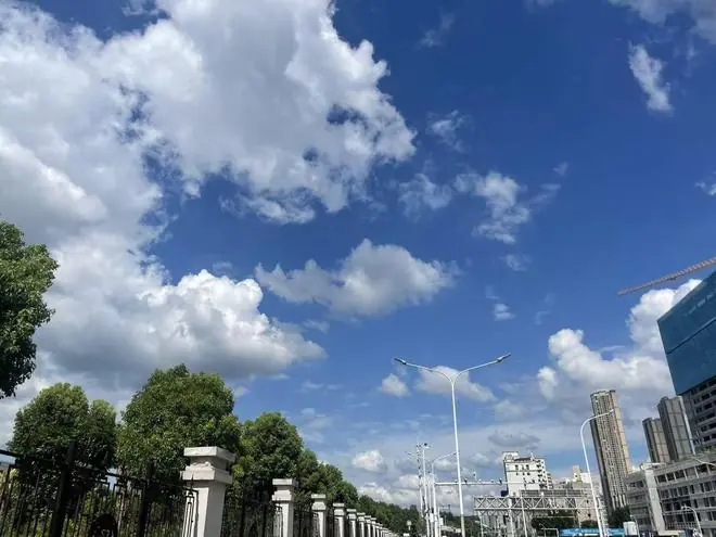 39℃在湖北部分地区连续上线3天！台风“巴威”将至，暑热并未全退