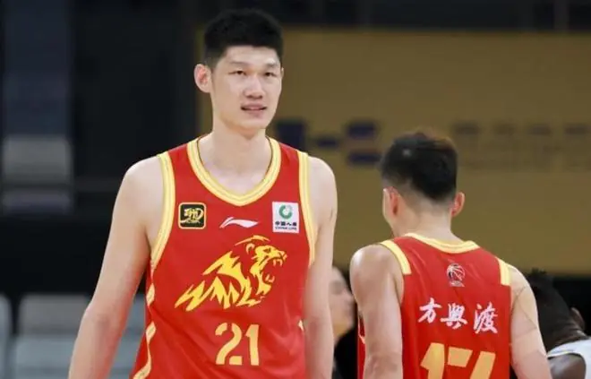 张镇麟4年顶薪续约,李弘权2年大C,上海队预留顶薪报价胡金秋